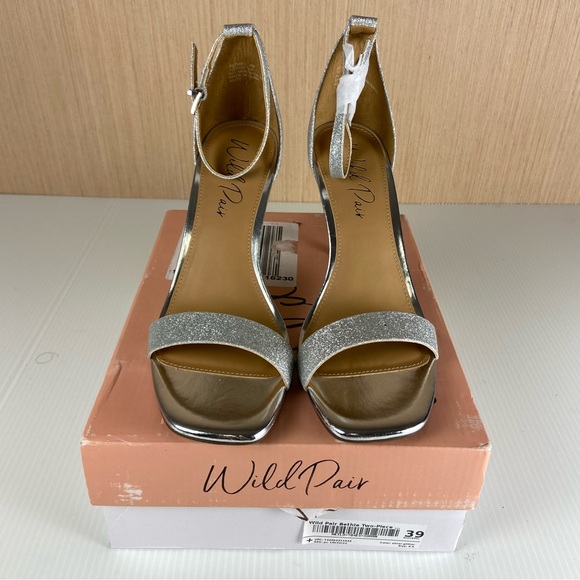 Wild Pair Bethie Silver Glitter Two-Piece Heels Size 9 NIB Prom Wedding - Picture 2 of 6